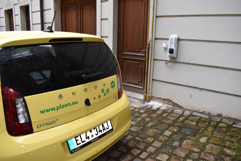 Nový elektromobil (foto: A. Jarošová, 22.12.2020)