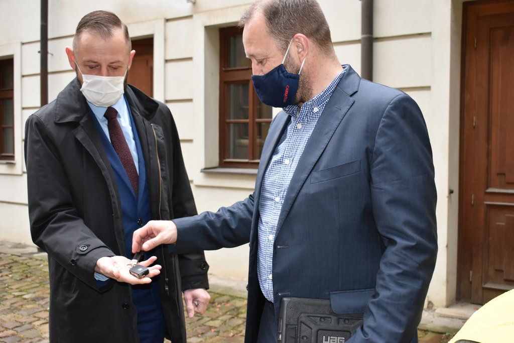 Nový elektromobil (foto: A. Jarošová, 22.12.2020)