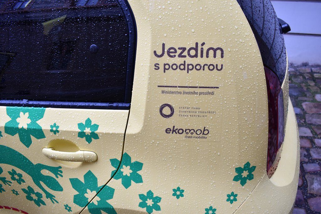 Nový elektromobil (foto: A. Jarošová, 22.12.2020)
