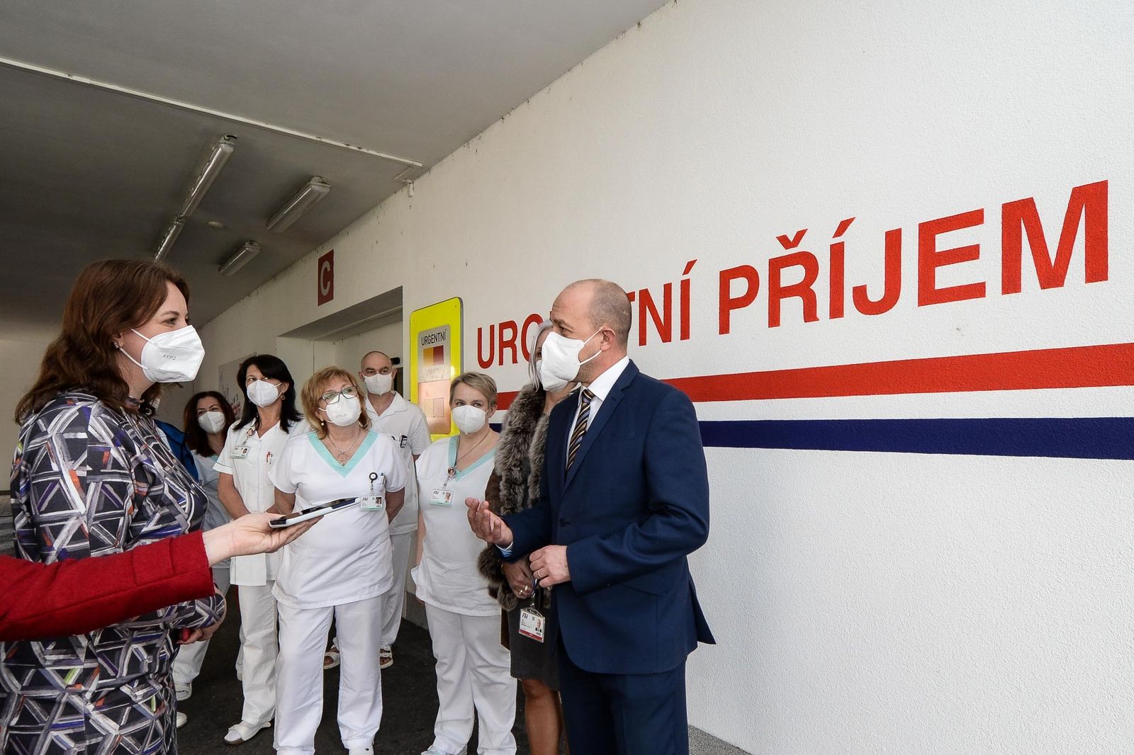 Plzeň poděkovala pracovníkům Fakultní nemocnice Plzeň. Poslala jim dary (foto: M. Pecuch, 26.2.2021)