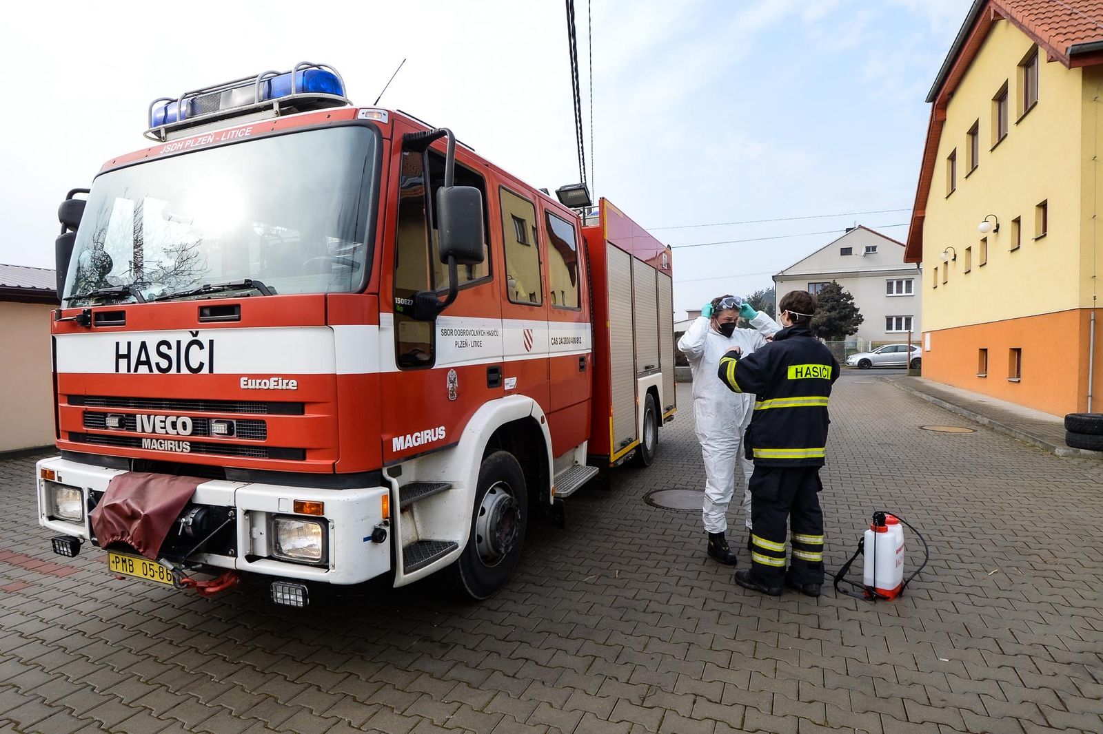 Plzeň plošně dezinfikuje vnější veřejné prostory (ilustrační foto z MO Plzeň 10-Lhota a Borský park: M. Pecuch, 8.3.2021)