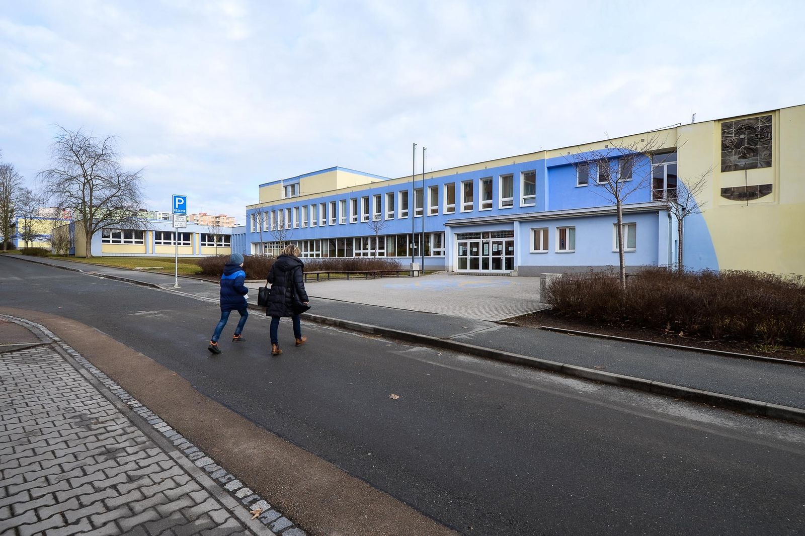 Děti ve 31. základní škole chrání speciální nátěr zdí likvidující viry i bakterie (foto: M. Pecuch, 18.3.2021)