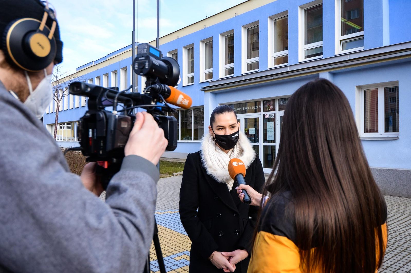 Děti ve 31. základní škole chrání speciální nátěr zdí likvidující viry i bakterie (foto: M. Pecuch, 18.3.2021)