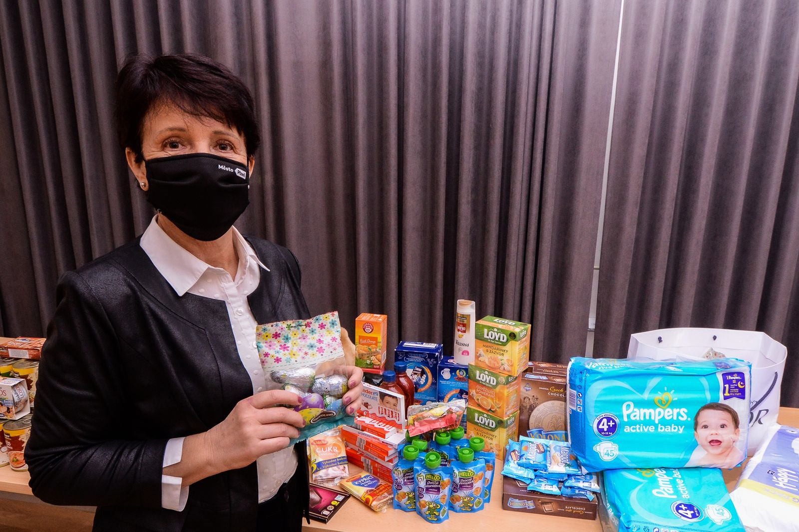 Ve sbírce Nový začátek se shromáždilo rekordní množství potravin i drogerie (foto: M. Pecuch / Odbor sociálních služeb MMP/ 2021)