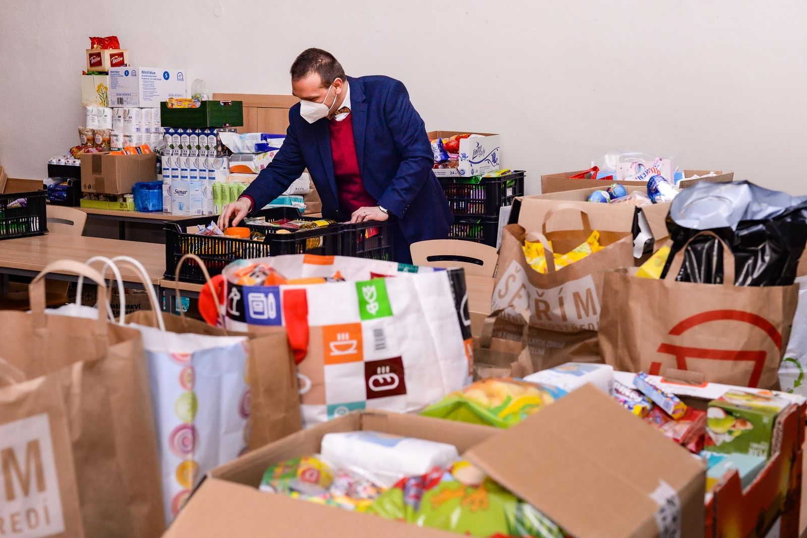 Ve sbírce Nový začátek se shromáždilo rekordní množství potravin i drogerie (foto: M. Pecuch / Odbor sociálních služeb MMP/ 2021)