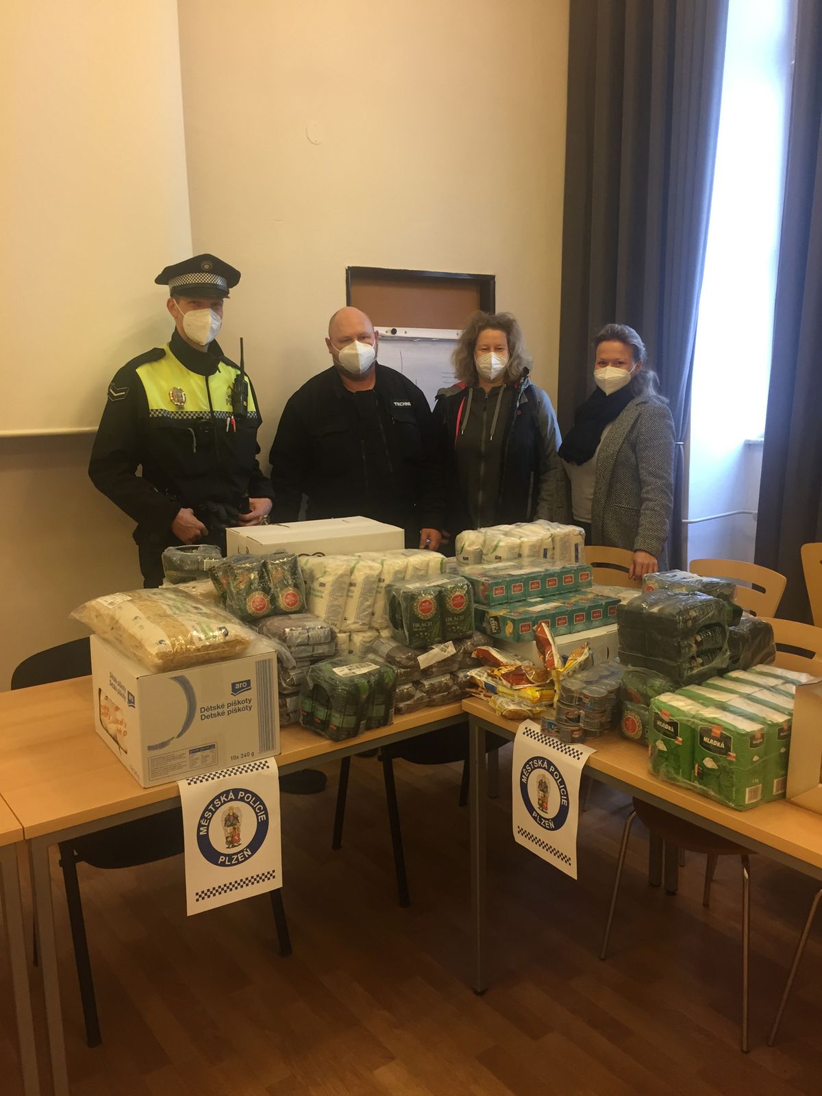 Ve sbírce Nový začátek se shromáždilo rekordní množství potravin i drogerie (foto: M. Pecuch / Odbor sociálních služeb MMP/ 2021)