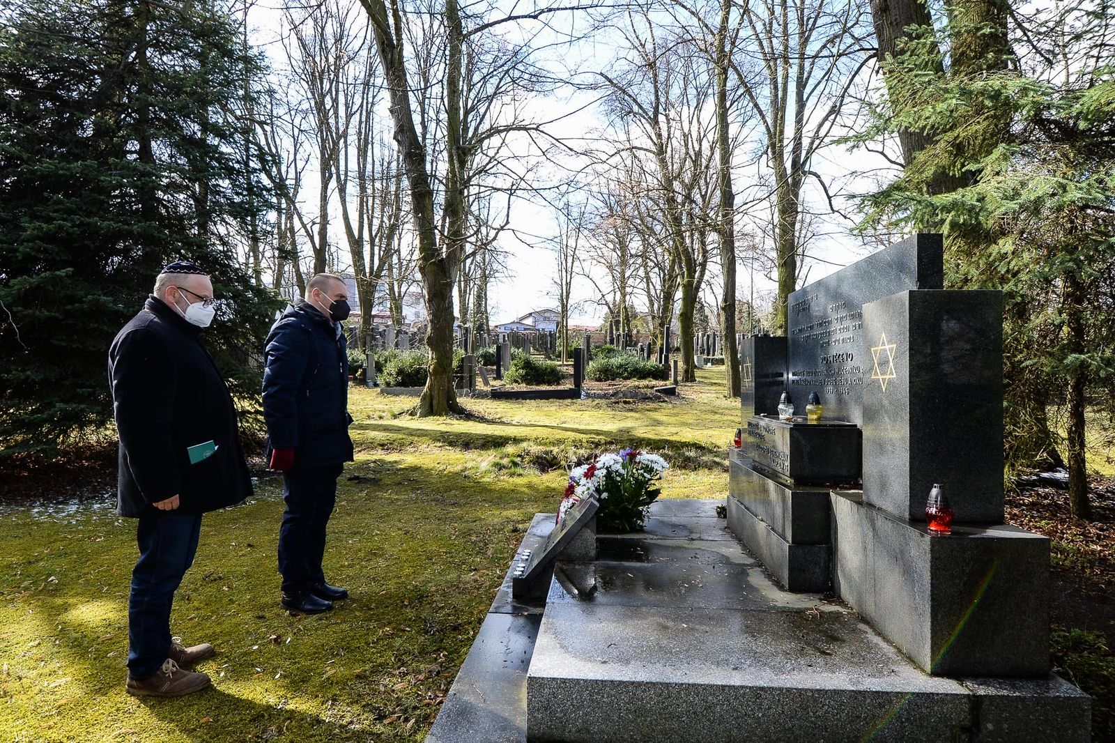 Vzpomínka na oběti holocaustu (foto: M. Pecuch, 8.4.2021)