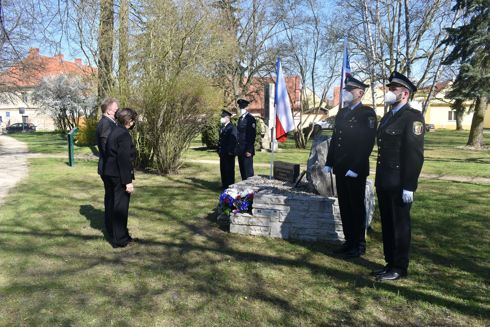 Slavnosti svobody 2021 - Pietní akty v Křimicích (foto: A. Jarošová, 23.4.2021)