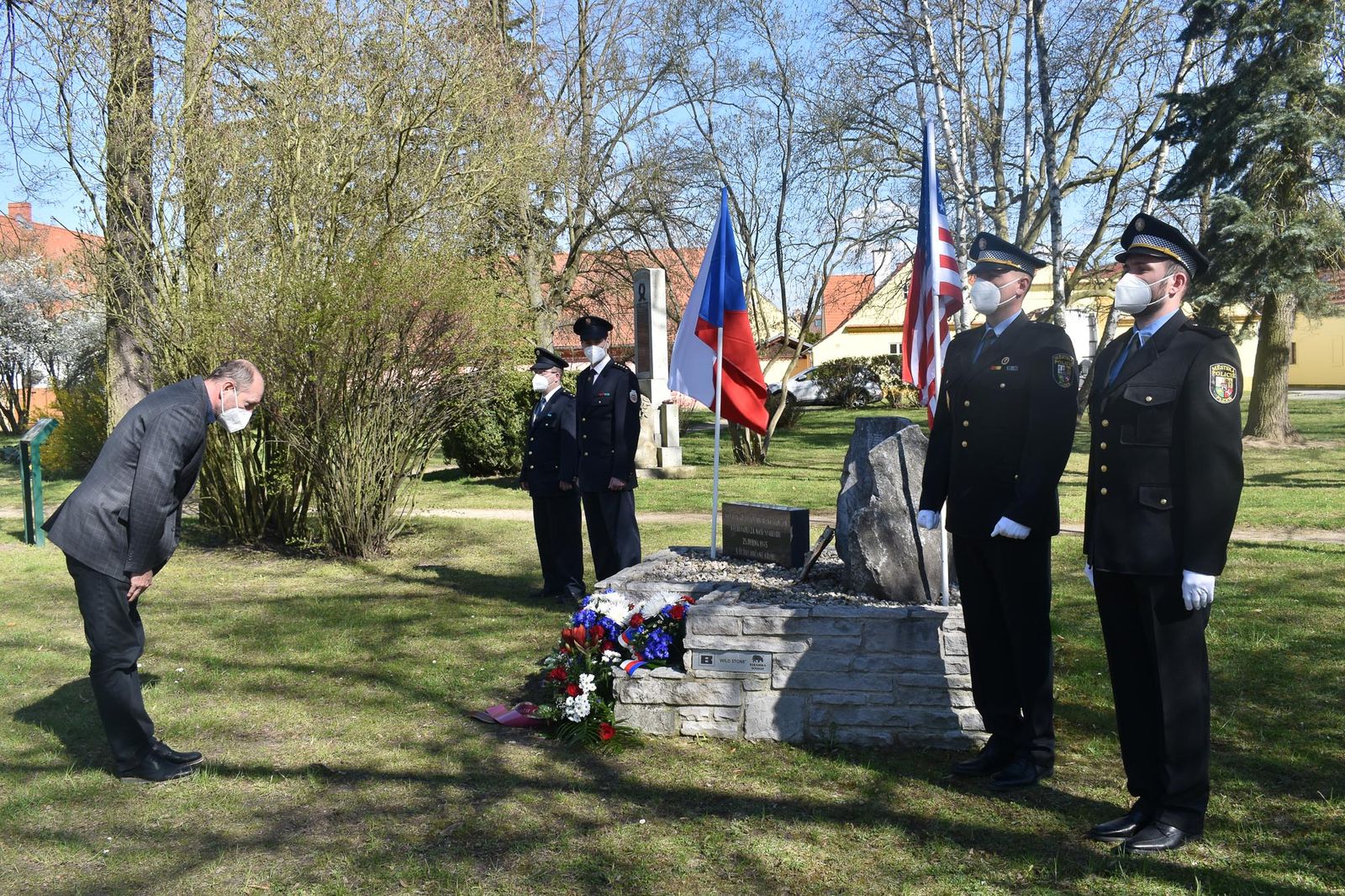 Slavnosti svobody 2021 - Pietní akty v Křimicích (foto: A. Jarošová, 23.4.2021)