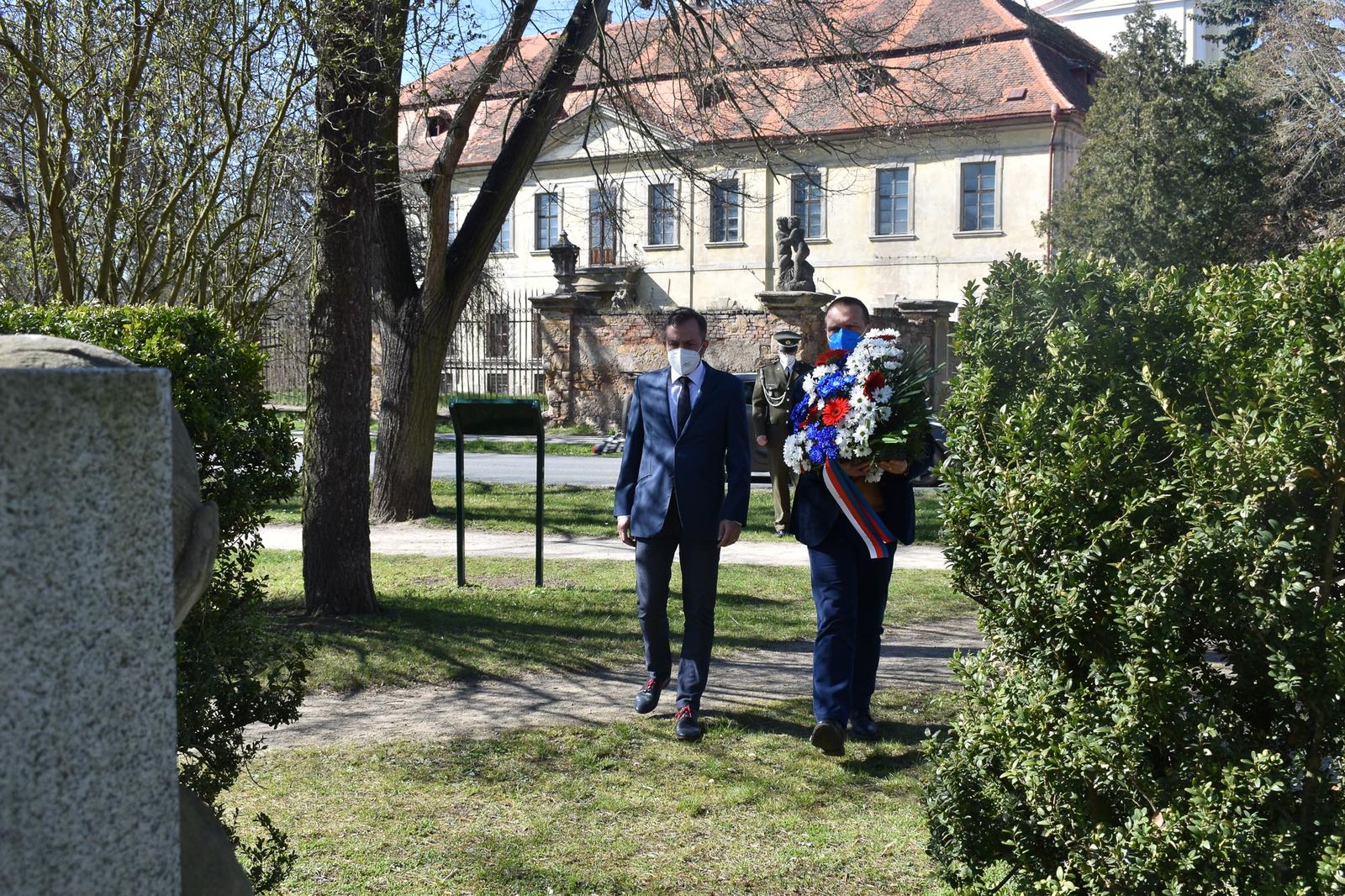 Slavnosti svobody 2021 - Pietní akty v Křimicích (foto: A. Jarošová, 23.4.2021)