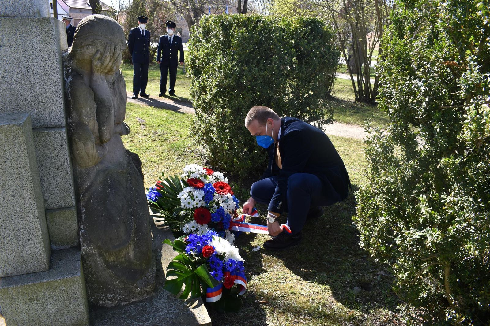 Slavnosti svobody 2021 - Pietní akty v Křimicích (foto: A. Jarošová, 23.4.2021)