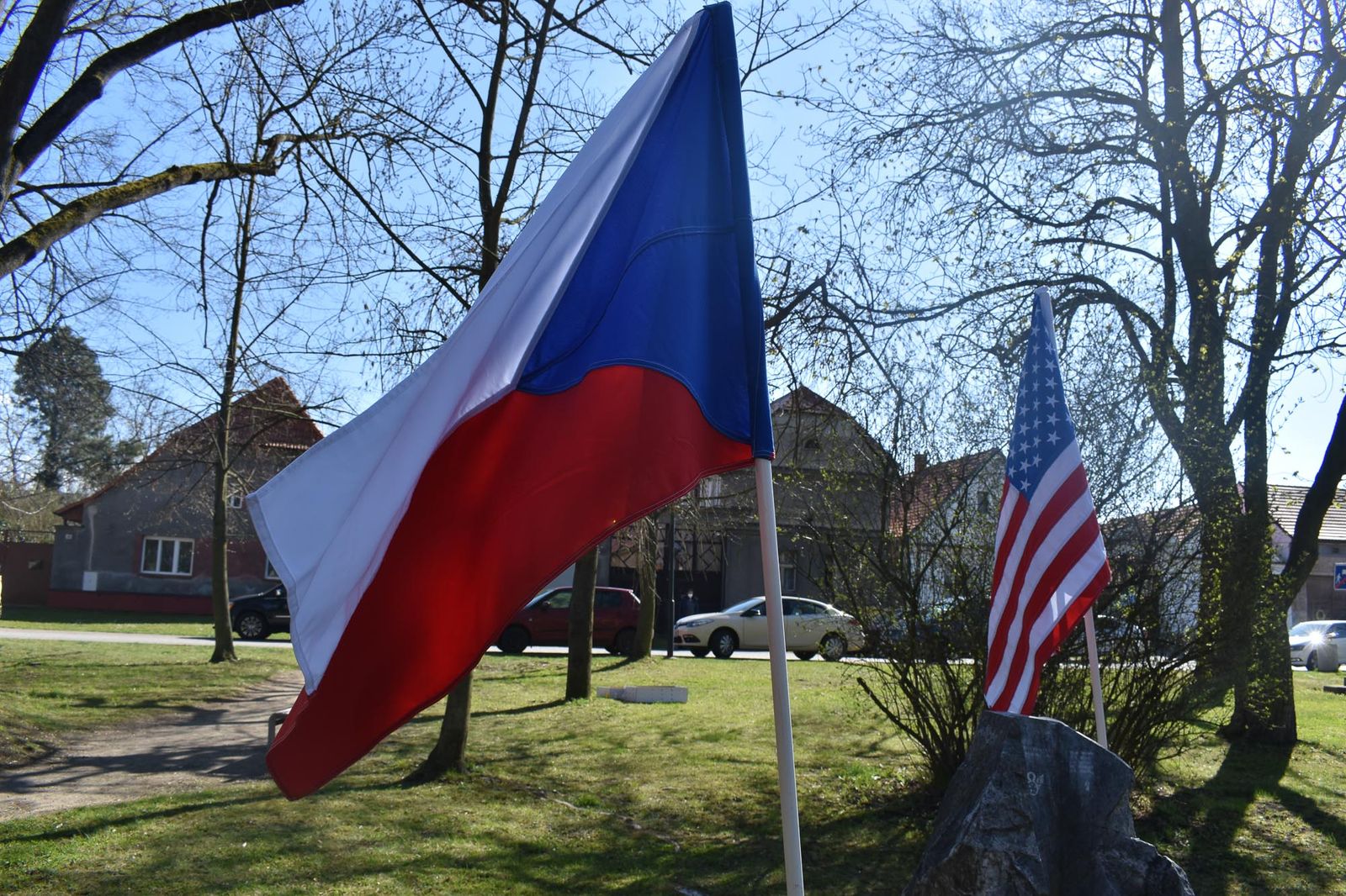 Slavnosti svobody 2021 - Pietní akty v Křimicích (foto: A. Jarošová, 23.4.2021)