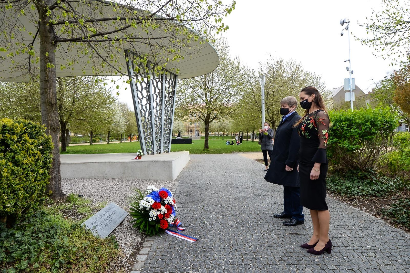 Slavnosti svobody 2021 - Pietní akt na Habrmannově náměstí a v parku (foto: M. Pecuch, 4.5.2021)