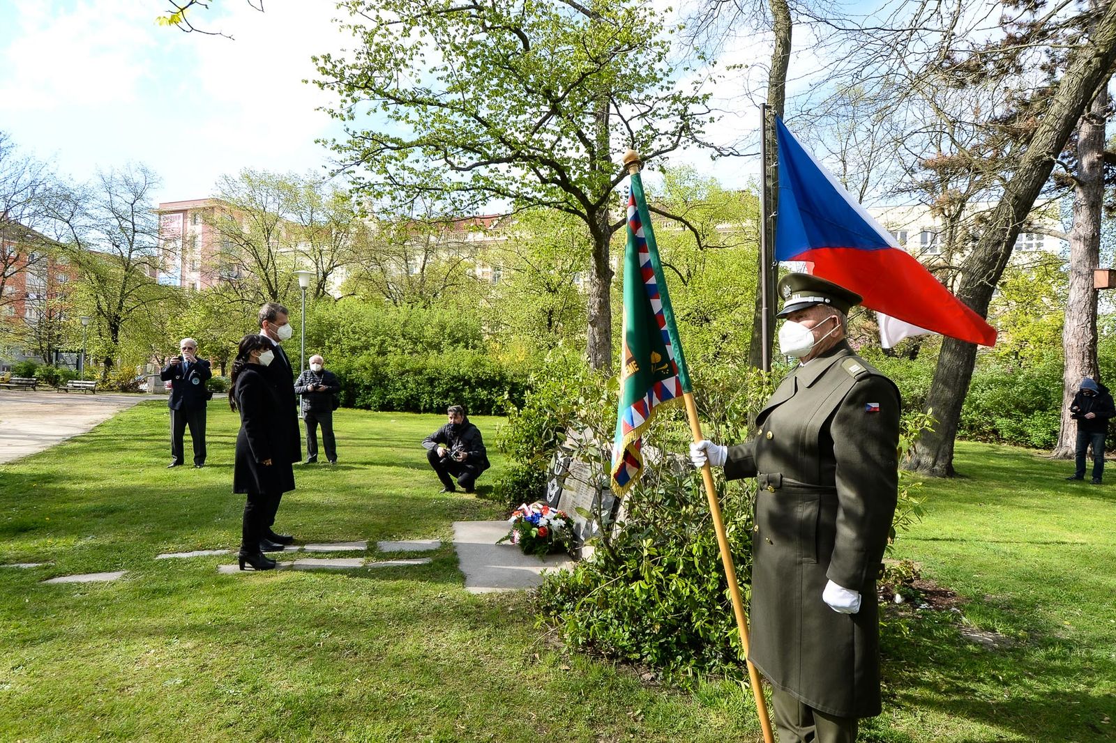 Slavnosti svobody 2021 - Pietní akty na nám. Míru / Studio Měšťanská beseda (foto: M. Pecuch, 5.5.2021)