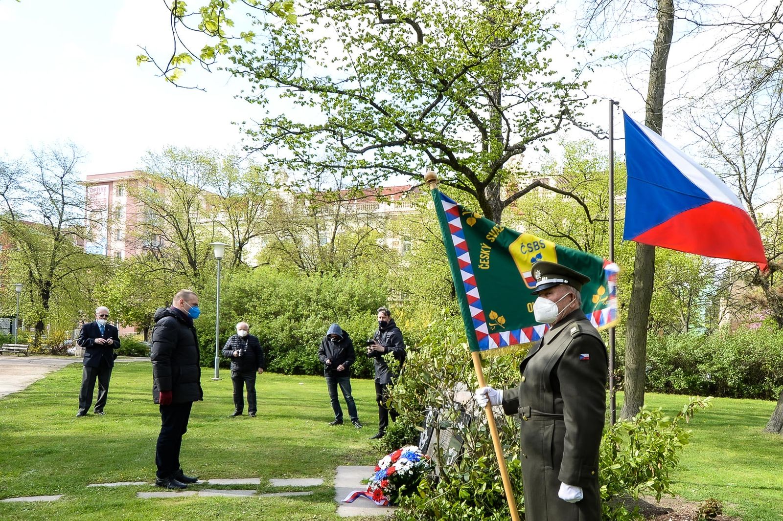 Slavnosti svobody 2021 - Pietní akty na nám. Míru / Studio Měšťanská beseda (foto: M. Pecuch, 5.5.2021)