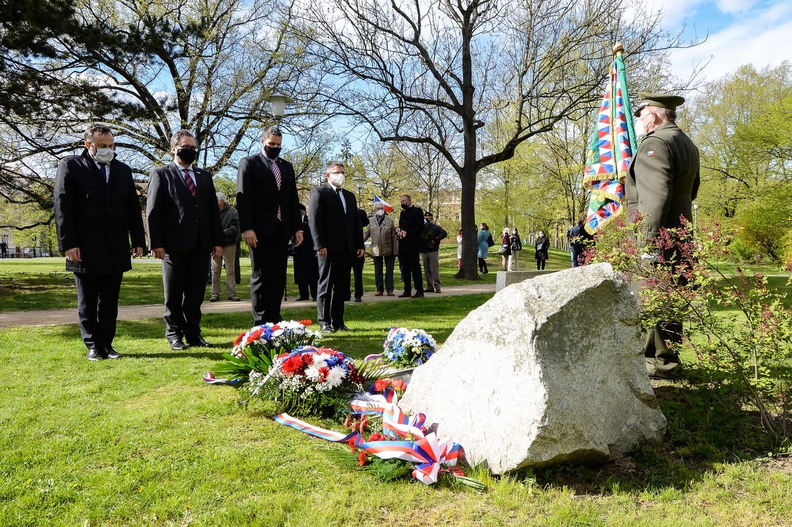 Slavnosti svobody 2021 - Pietní akty na nám. Míru / Studio Měšťanská beseda (foto: M. Pecuch, 5.5.2021)