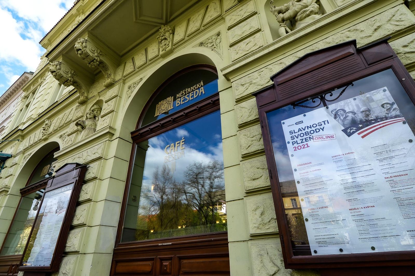 Slavnosti svobody 2021 - Pietní akty na nám. Míru / Studio Měšťanská beseda (foto: M. Pecuch, 5.5.2021)