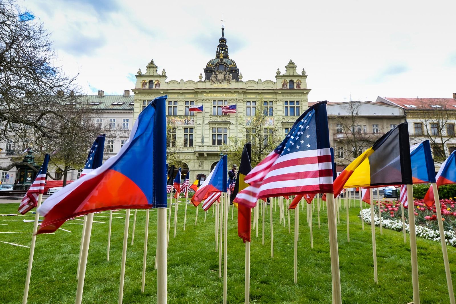 Slavnosti svobody 2021 - Pietní akty na nám. Míru / Studio Měšťanská beseda (foto: M. Pecuch, 5.5.2021)