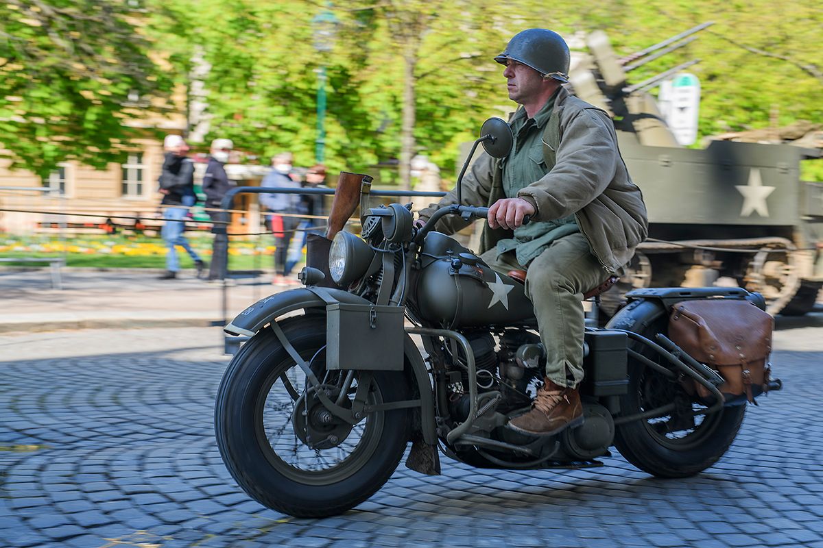 Slavnosti svobody 2021 - Atmosféra v ulicích a ve studiu (foto: M. Chaloupka, 7.5.2021)
