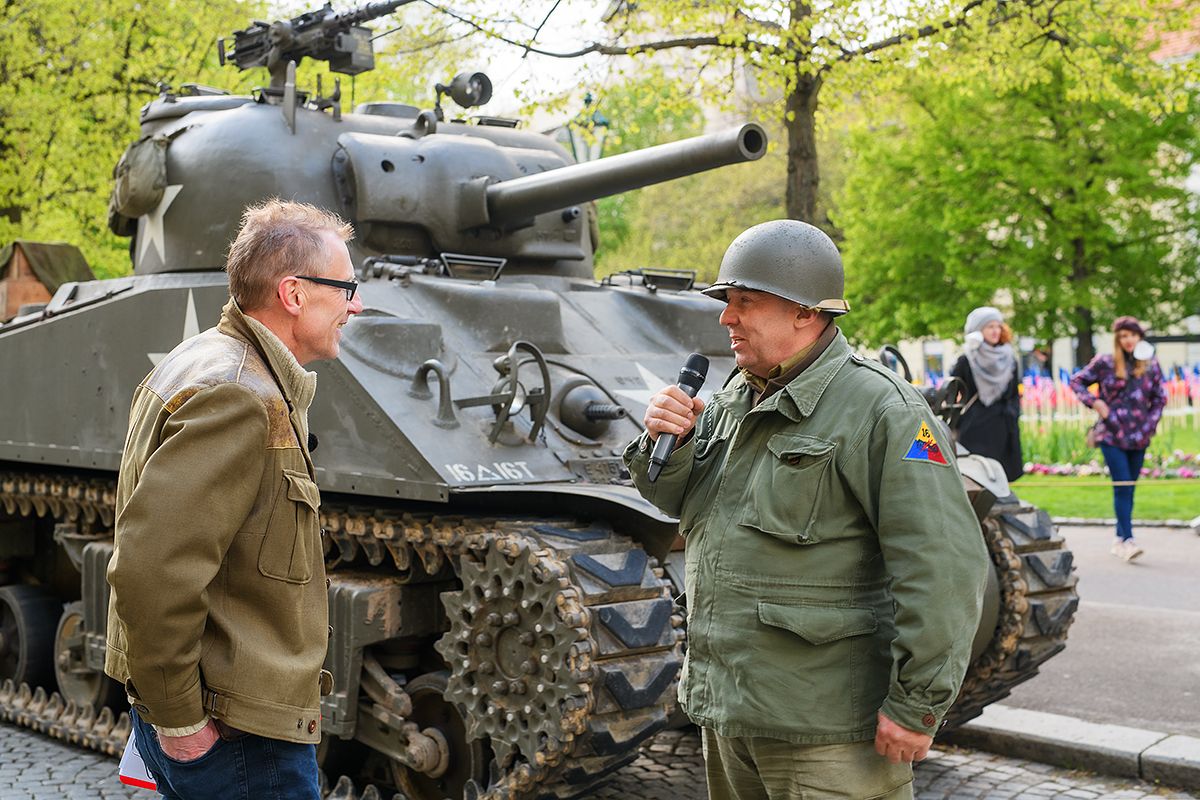 Slavnosti svobody 2021 - Atmosféra v ulicích a ve studiu (foto: M. Chaloupka, 7.5.2021)