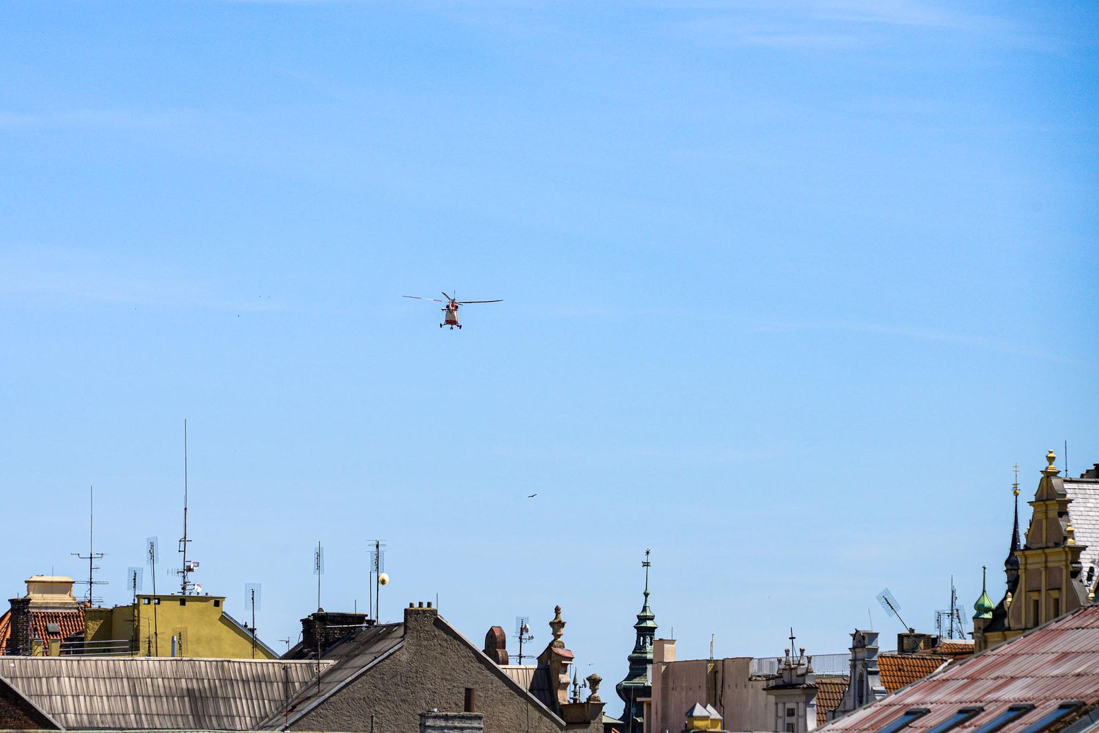 Slavnosti svobody 2021 - Přelety letadel a vrtulníku nad Plzni (foto: M. Pecuch, 9.5.2021)