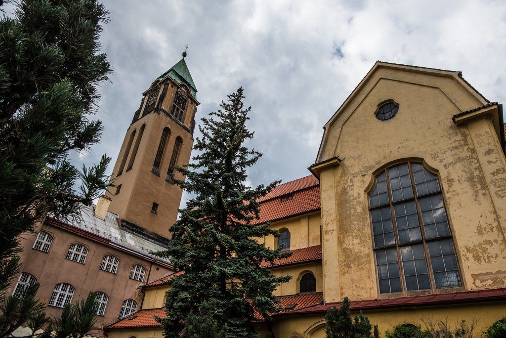 Víkend otevřených zahrad na Jiráskově náměstí (foto: M. Říský, 12.6.2021)