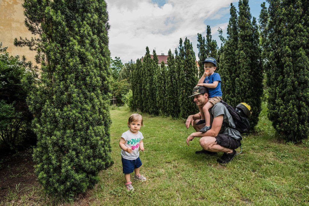 Víkend otevřených zahrad na Jiráskově náměstí (foto: M. Říský, 12.6.2021)