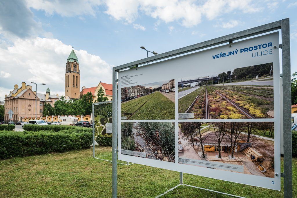 Víkend otevřených zahrad na Jiráskově náměstí (foto: M. Říský, 12.6.2021)