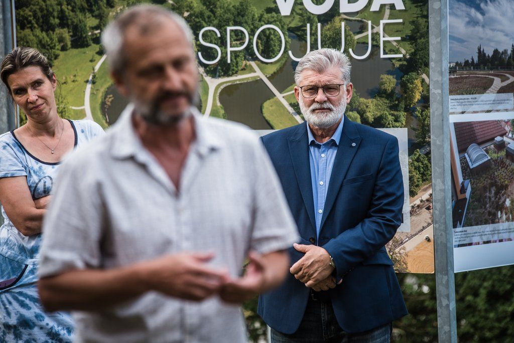 Víkend otevřených zahrad na Jiráskově náměstí (foto: M. Říský, 12.6.2021)