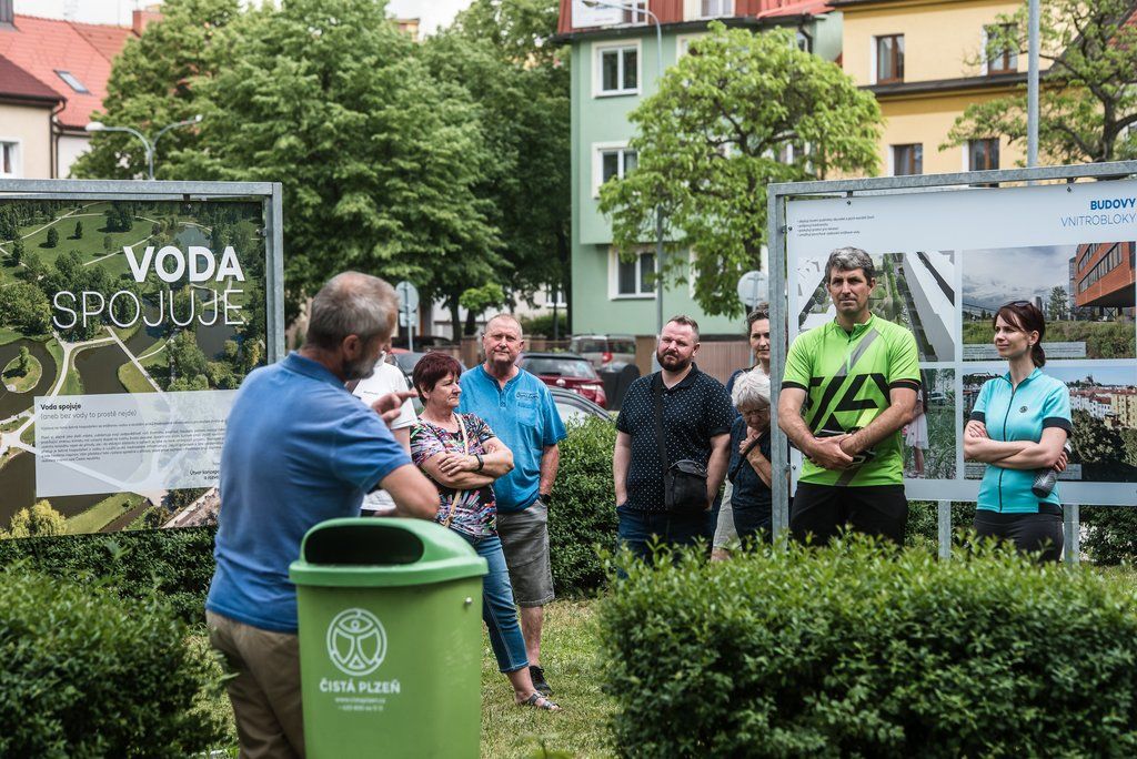 Víkend otevřených zahrad na Jiráskově náměstí (foto: M. Říský, 12.6.2021)