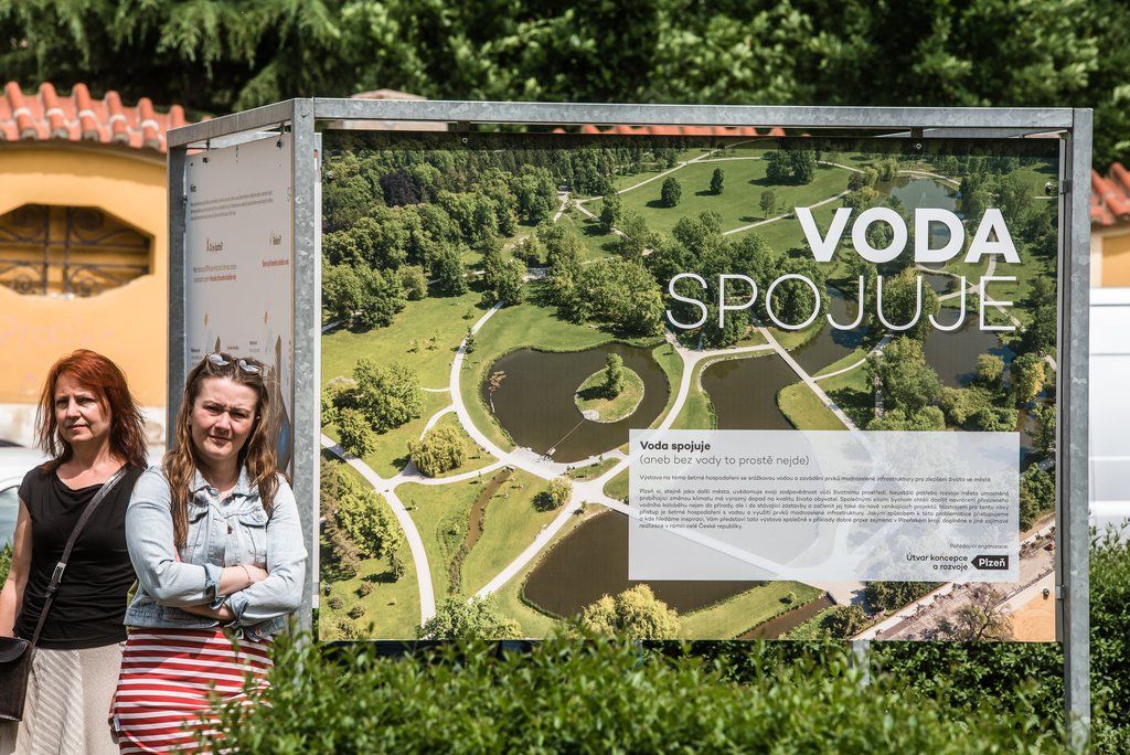 Víkend otevřených zahrad na Jiráskově náměstí (foto: M. Říský, 12.6.2021)