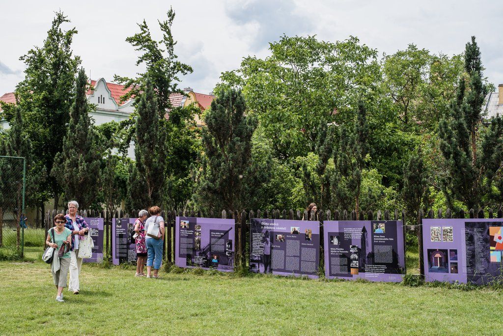 Víkend otevřených zahrad na Jiráskově náměstí (foto: M. Říský, 12.6.2021)