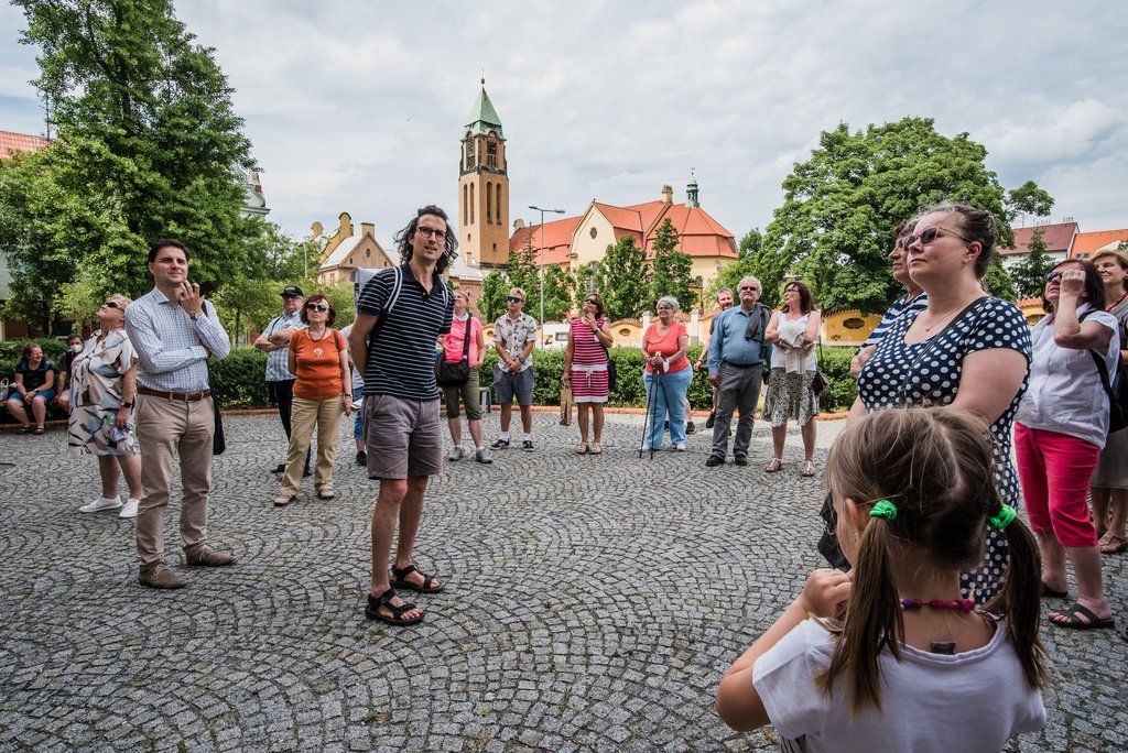 Víkend otevřených zahrad na Jiráskově náměstí (foto: M. Říský, 12.6.2021)