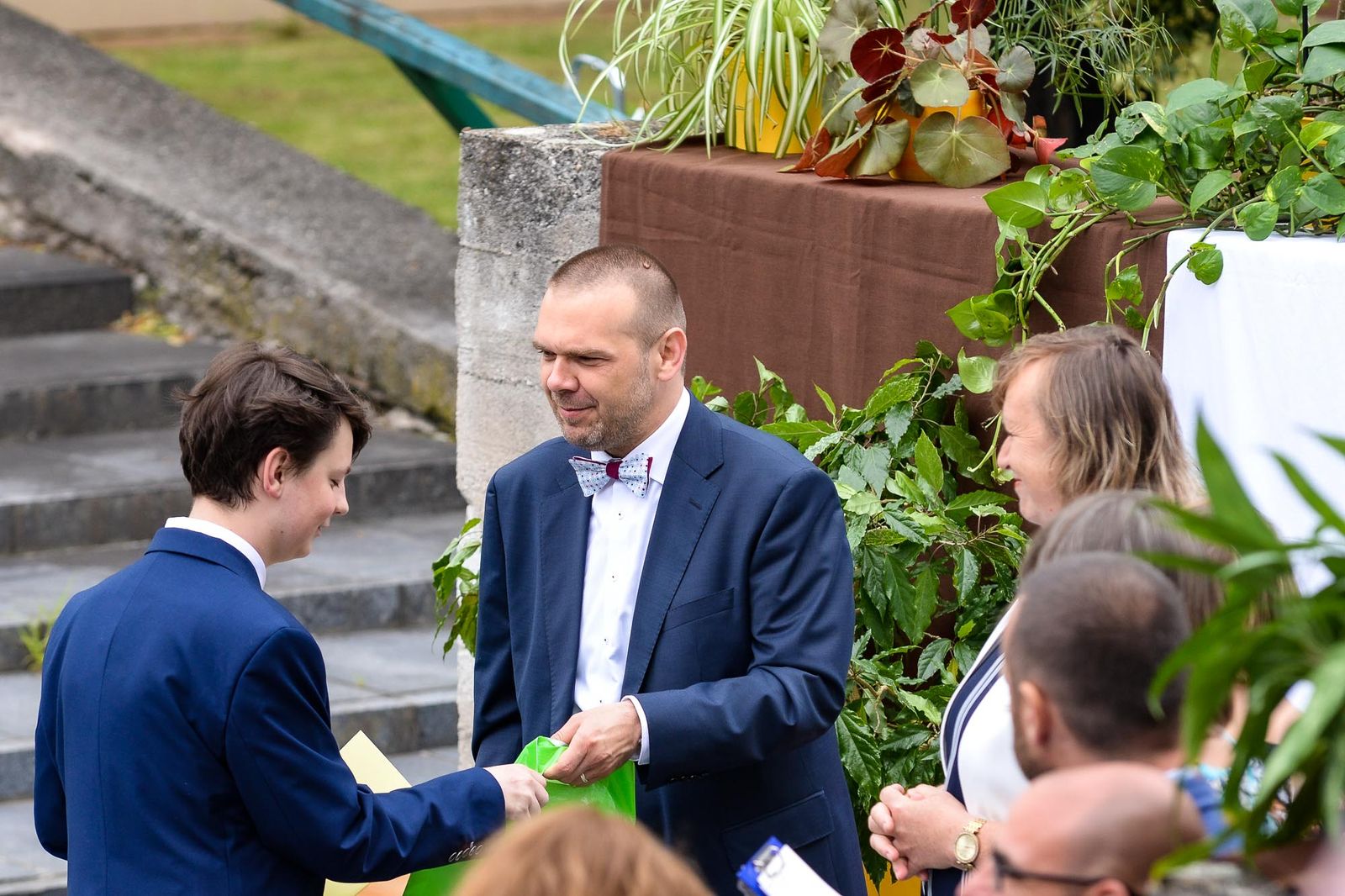 Primátor Martin Baxa popřál žákům 9. tříd mnoho štěstí v další životní etapě (foto: M. Pecuch, 30.6.2021)