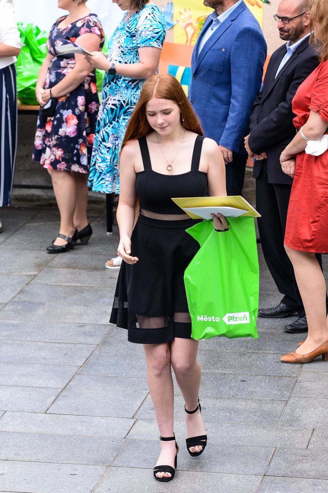 Primátor Martin Baxa popřál žákům 9. tříd mnoho štěstí v další životní etapě (foto: M. Pecuch, 30.6.2021)