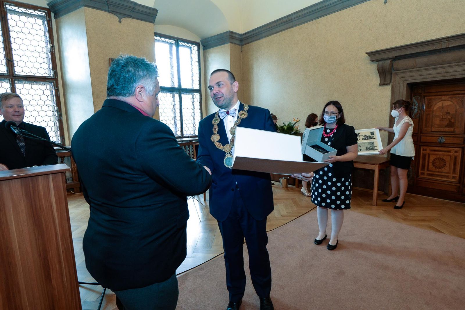 Cenu 1. června obdržel v Plzni Josef Serinek in memoriam (foto: M. Pecuch, 30.6.2021)