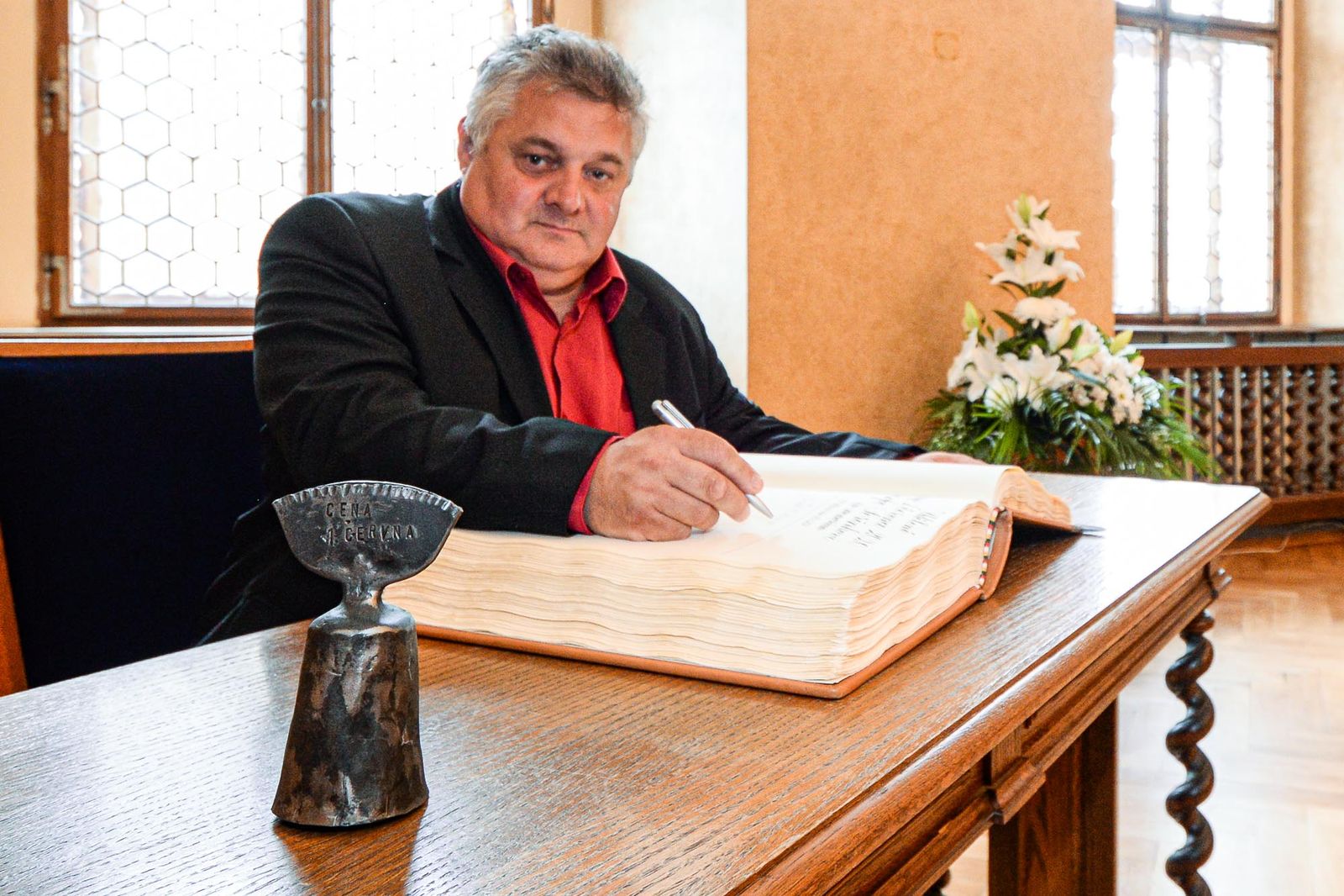 Cenu 1. června obdržel v Plzni Josef Serinek in memoriam