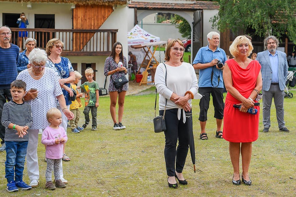 Centrem republikových dnů lidové architektury byl Selský dvůr U Matoušů (foto: M. Chaloupka, 17.7.2021)