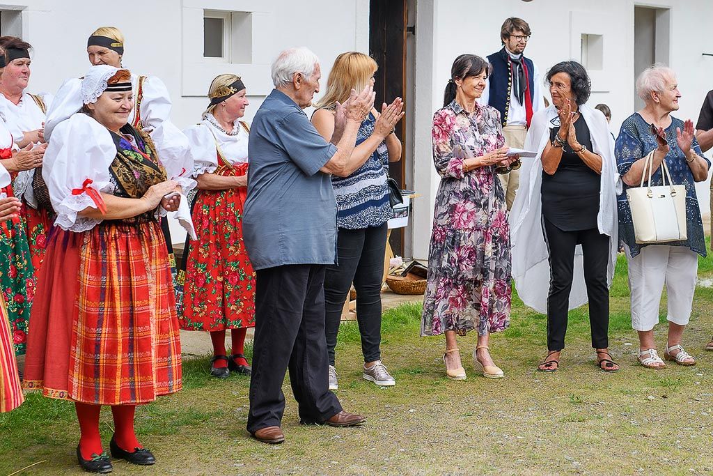 Centrem republikových dnů lidové architektury byl Selský dvůr U Matoušů (foto: M. Chaloupka, 17.7.2021)