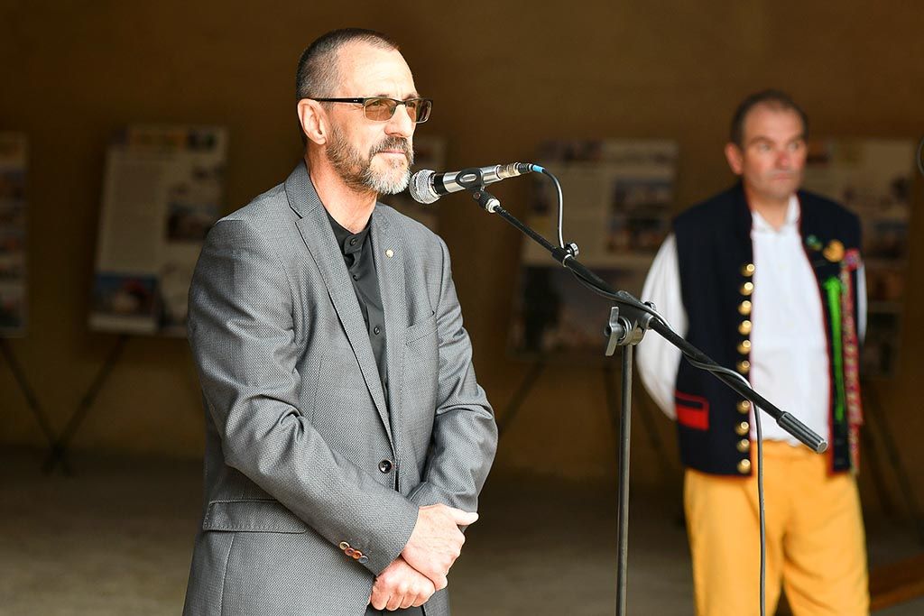Centrem republikových dnů lidové architektury byl Selský dvůr U Matoušů (foto: M. Chaloupka, 17.7.2021)