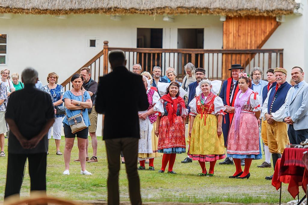 Centrem republikových dnů lidové architektury byl Selský dvůr U Matoušů (foto: M. Chaloupka, 17.7.2021)