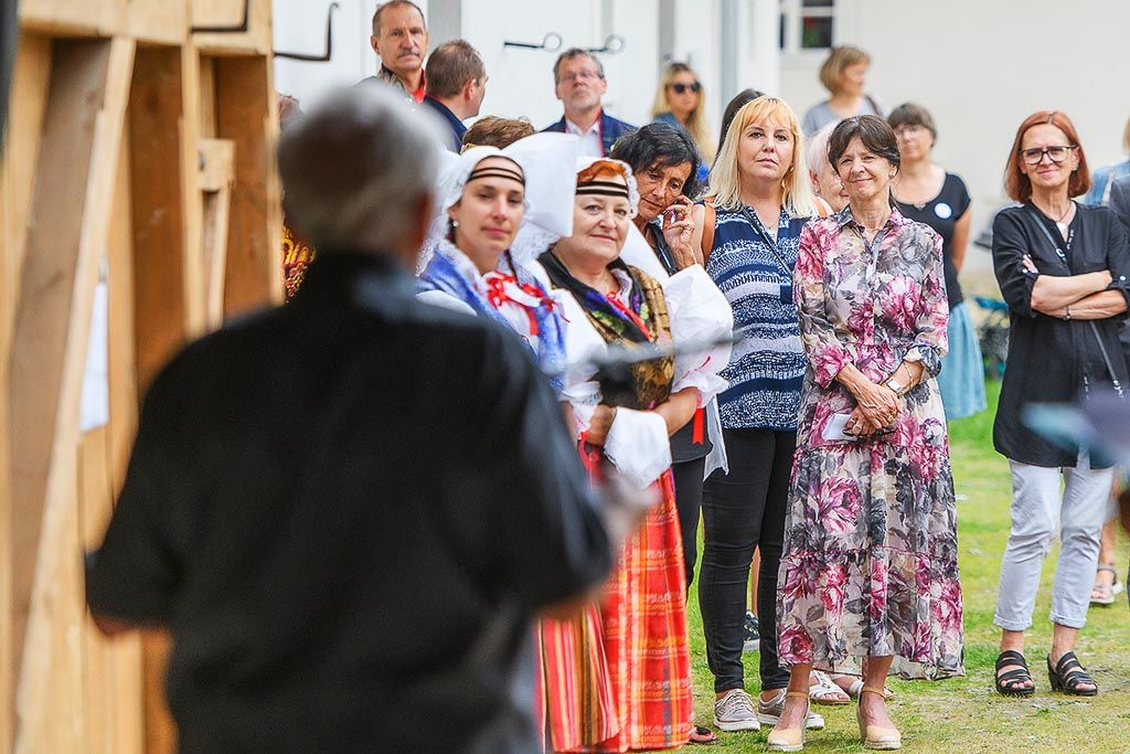 Centrem republikových dnů lidové architektury byl Selský dvůr U Matoušů (foto: M. Chaloupka, 17.7.2021)