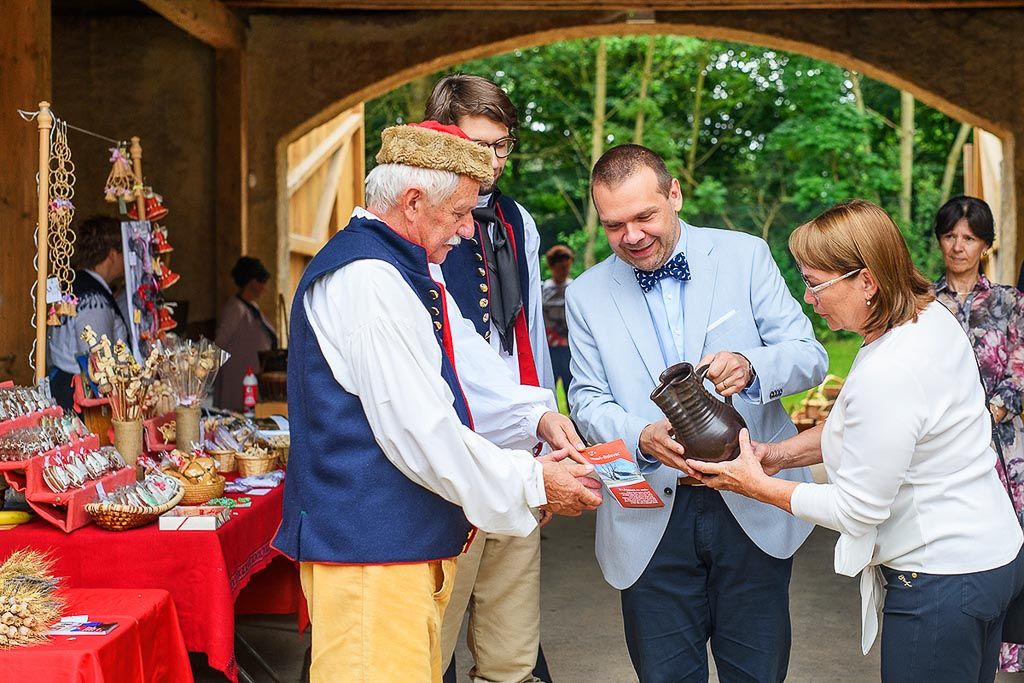 Centrem republikových dnů lidové architektury byl Selský dvůr U Matoušů (foto: M. Chaloupka, 17.7.2021)