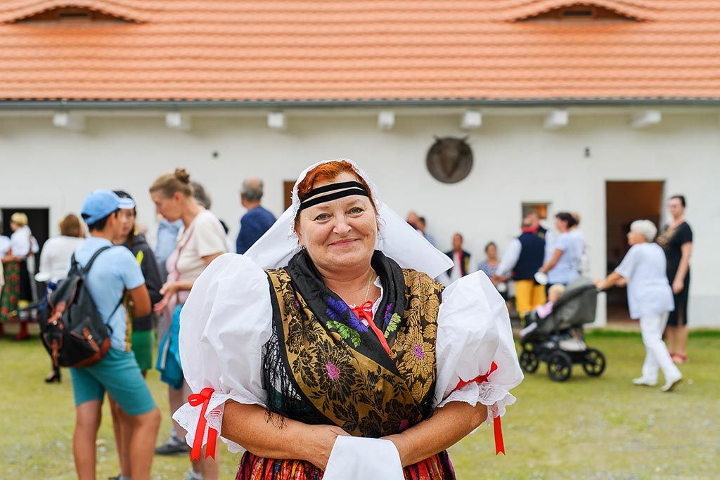 Centrem republikových dnů lidové architektury byl Selský dvůr U Matoušů (foto: M. Chaloupka, 17.7.2021)