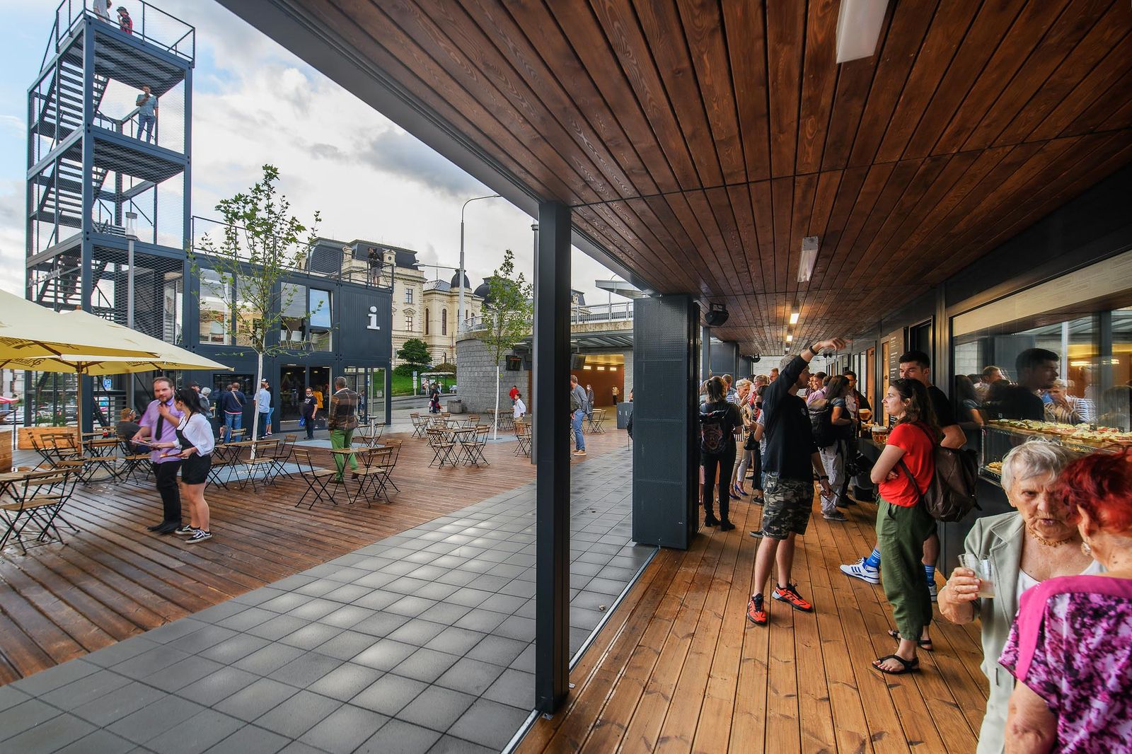 Plzeň vítá své návštěvníky v novém infocentru s vyhlídkovou věží (foto: M. Chaloupka, 15.7.2021)