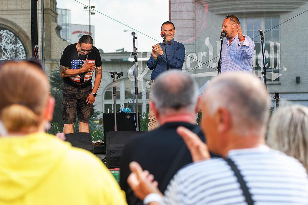 Lidé si užili koncert v Prazdroji vzpomínající na plzeňská léta festivalu Porta (foto: M. Chaloupka, 23.7.2021)