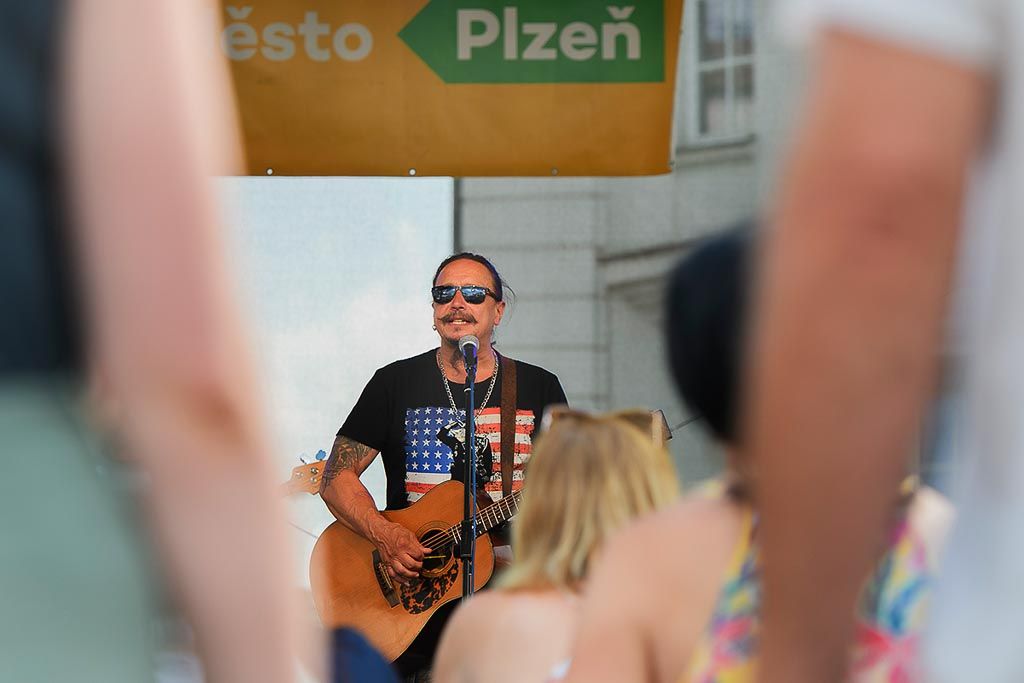 Lidé si užili koncert v Prazdroji vzpomínající na plzeňská léta festivalu Porta (foto: M. Chaloupka, 23.7.2021)