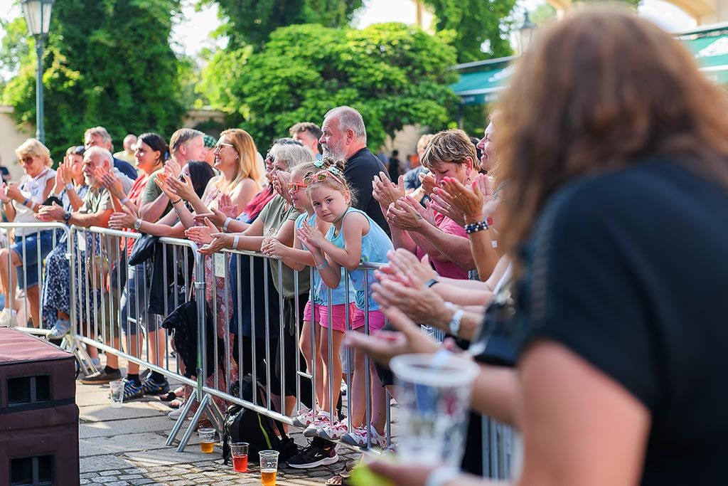 Lidé si užili koncert v Prazdroji vzpomínající na plzeňská léta festivalu Porta (foto: M. Chaloupka, 23.7.2021)