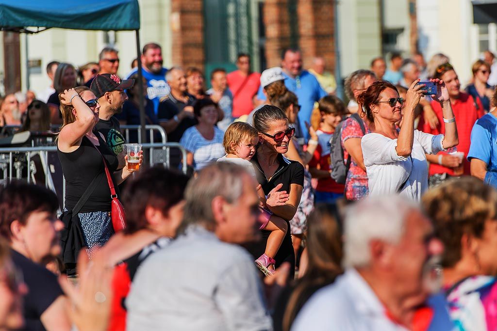 Lidé si užili koncert v Prazdroji vzpomínající na plzeňská léta festivalu Porta (foto: M. Chaloupka, 23.7.2021)
