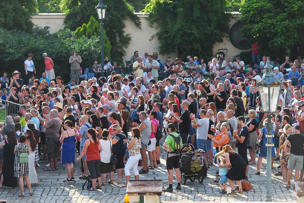 Lidé si užili koncert v Prazdroji vzpomínající na plzeňská léta festivalu Porta (foto: M. Chaloupka, 23.7.2021)